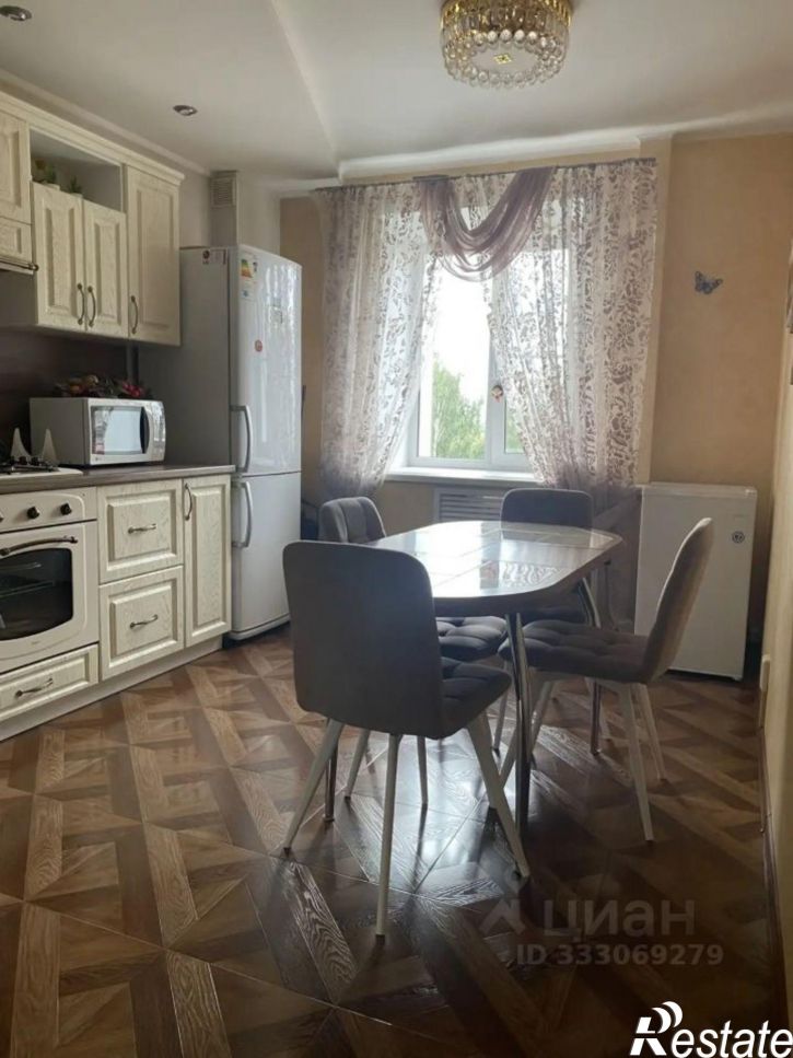 3-комн квартира Киров, улица МОПРа, 25к2