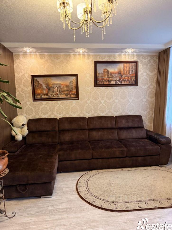3-комн квартира Киров, улица МОПРа, 25к2