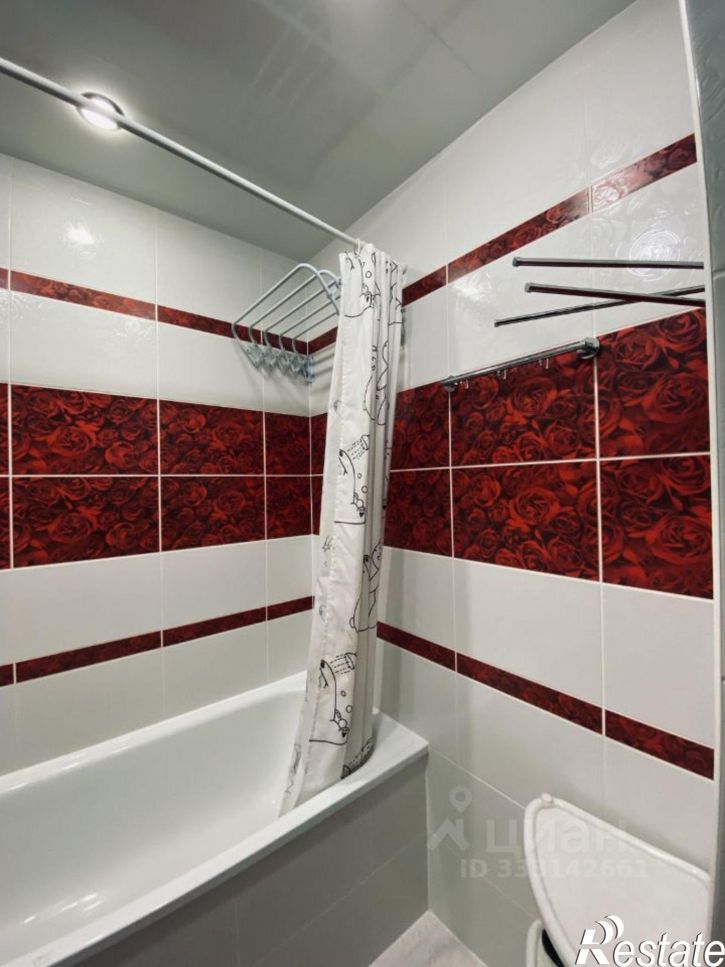 2-комн квартира Киров, улица Екатерины Кочкиной, 8к1