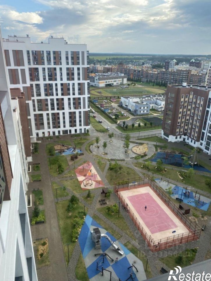 3-комн квартира Киров, улица Анжелия Михеева, 17