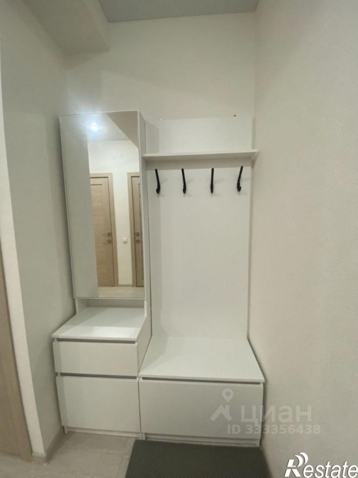 3-комн квартира Киров, улица Анжелия Михеева, 17