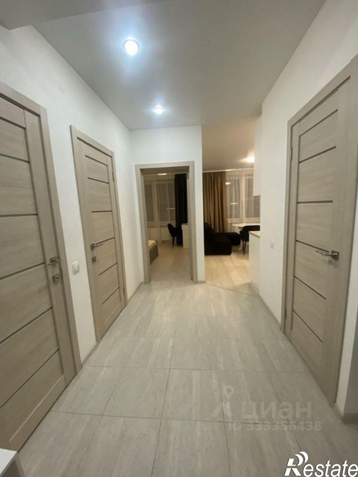 3-комн квартира Киров, улица Анжелия Михеева, 17